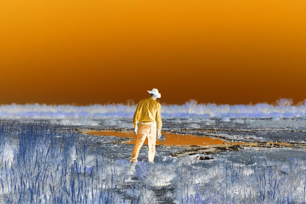 Caroline Ruffault explore les effets de la pollution sur le ciel du Texas.