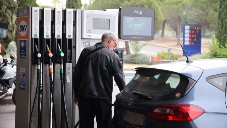 Crise énergétique : la France remplace le bœuf par du poulet pour alléger le budget alimentaire.
