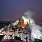 Frappes russes touchent la cathédrale de la Dormition à Kyiv, provoquant des destructions.