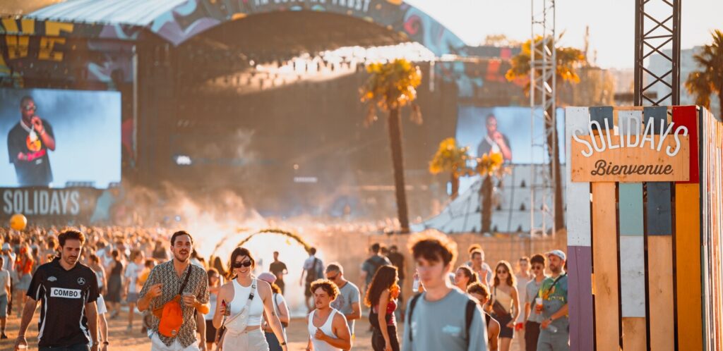 Annulations d’événements en France : la canicule entraîne des pertes pour les assureurs.