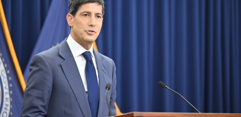 Kevin Warsh préconise une communication réduite de la Réserve fédérale américaine.