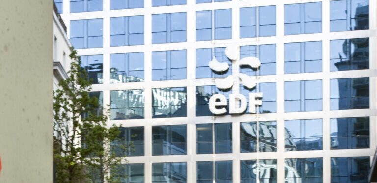EDF se désengage des énergies renouvelables en Amérique du Nord, entraînant des changements stratégiques.