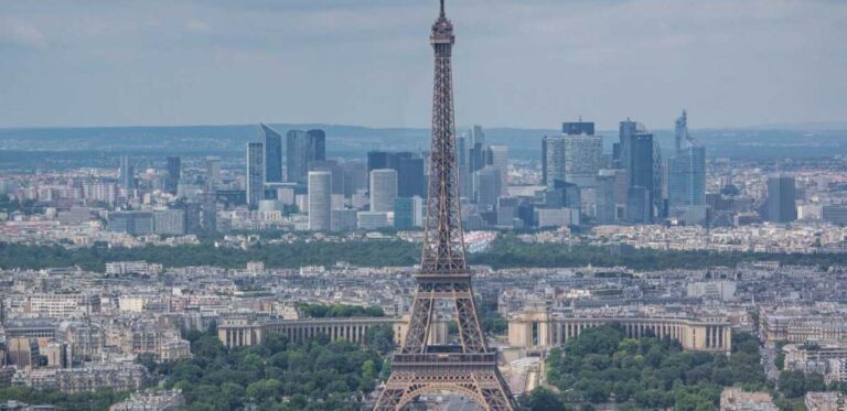 Amélioration modérée de l’économie française en juin, selon les indicateurs économiques.