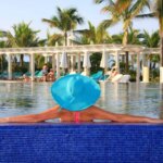 Les vacances tout compris attirent les voyageurs en quête de simplicité et de budget maîtrisé.