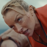 Clint Eastwood : sa fille se confronte aux requins dans un survival aquatique.