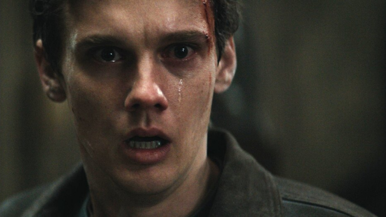 Hunter Doohan annonce un film reliant la mythologie de la saga Evil Dead Burn.