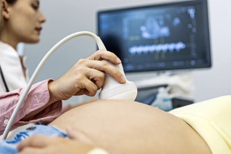 Violences gynécologiques et obstétricales : une enquête révèle que près de 50 % des femmes en sont victimes.