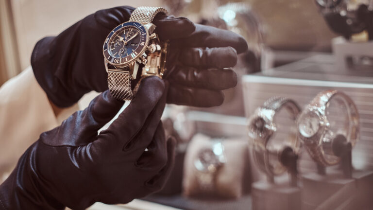 Vols de montres de luxe près de Monaco : 245 000 euros dérobés lors de deux agressions.