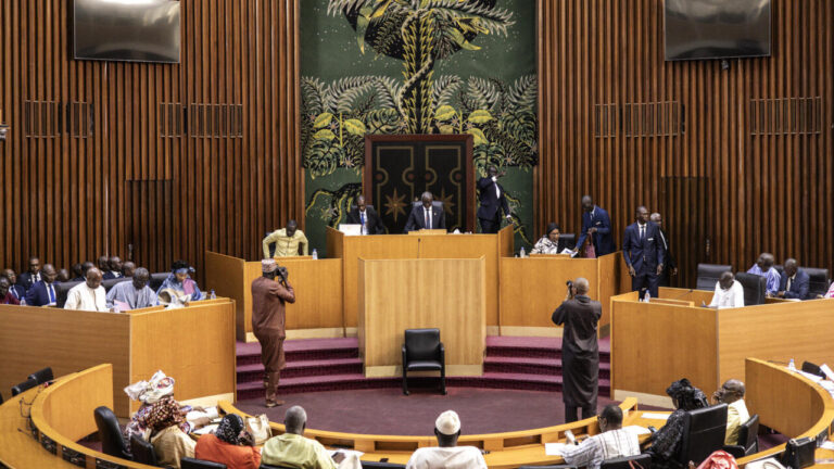 Sénégal : la censure de la révision constitutionnelle renforce les institutions républicaines.