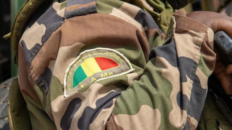 Mali : le convoi militaire et de l’Africa Corps atteint Anéfis après des combats.