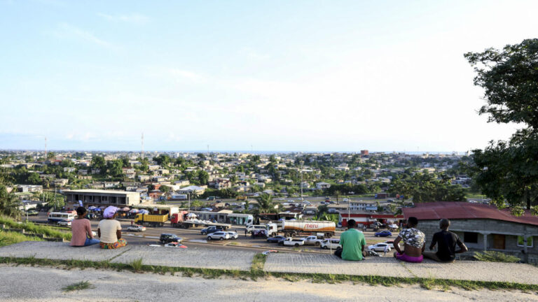 Coupure des réseaux sociaux au Gabon : lassitude croissante à Libreville après cinq mois.