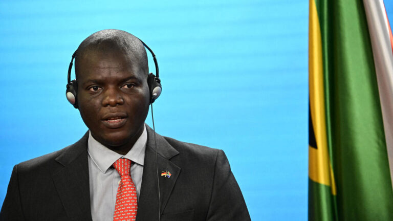Discussions à Abuja entre Nigérians et Sud-Africains sur les violences xénophobes en Afrique du Sud