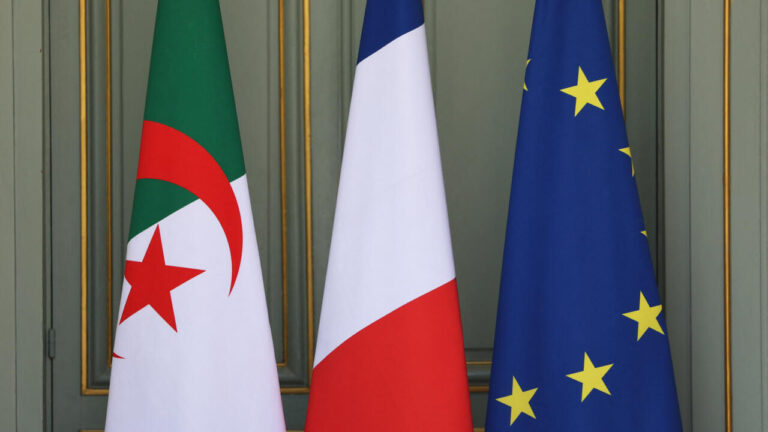 Visa : 250 000 délivrances annuelles pour Algériens, droite et extrême droite s’indignent.