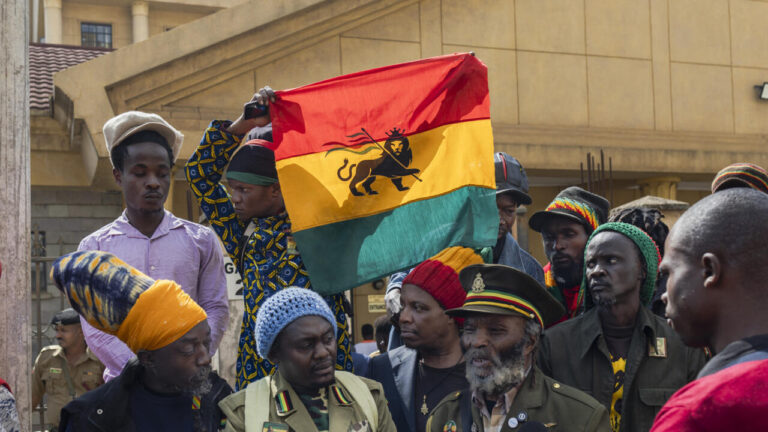 Kenya : la justice refuse aux rastafaris l’usage du cannabis pour leur culte
