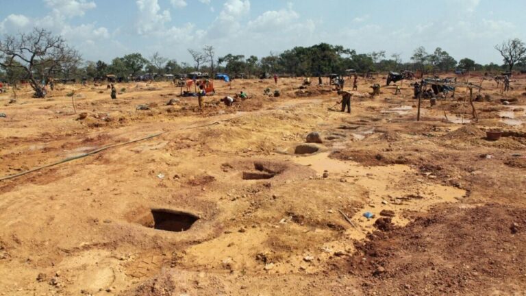 Guinée : le préfet de Mandiana placé en garde à vue pour malversations dans le secteur de l’or.