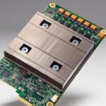 Google développe une puce IA pour améliorer ses modèles Gemini et renforcer sa position sur le marché.