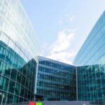 Microsoft et Mistral renforcent leur partenariat dans l’IA pour développer des solutions avancées.