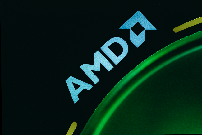 AMD vend 2 GW de GPU à Anthropic pour un investissement pouvant atteindre 5 milliards de dollars.