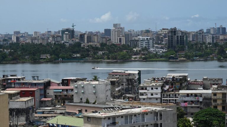 Yamoussoukro : le secteur immobilier attire les investisseurs, les agriculteurs s’inquiètent