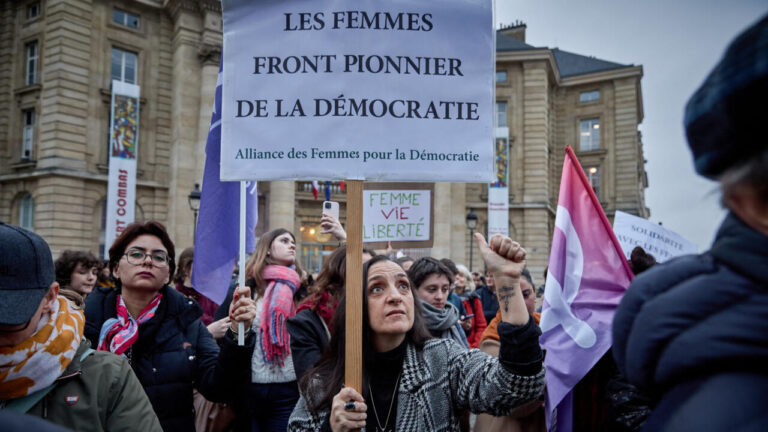 Le discours antidémocratique : enjeux et réponses des institutions internationales.