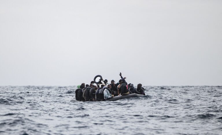 1 500 migrants atteignent l’enclave de Ceuta en provenance du Maroc