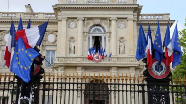 Quai d’Orsay clarifie sa position sur les visas pour les ressortissants algériens après la polémique.