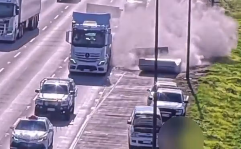 Australie : un incident évité de justesse avec 15 tonnes de béton sur une route fréquentée