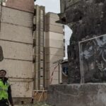 Démasquer Banksy : débat sur l&rsquo;identité de l&rsquo;artiste et ses implications pour l&rsquo;art contemporain.