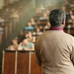 Relations professeurs-étudiants : analyse des limites du consentement dans l’éducation