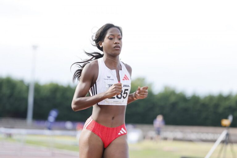 Cyréna Samba-Mayela se retire des Championnats d’Europe de Birmingham, laissant un vide dans l’équipe.