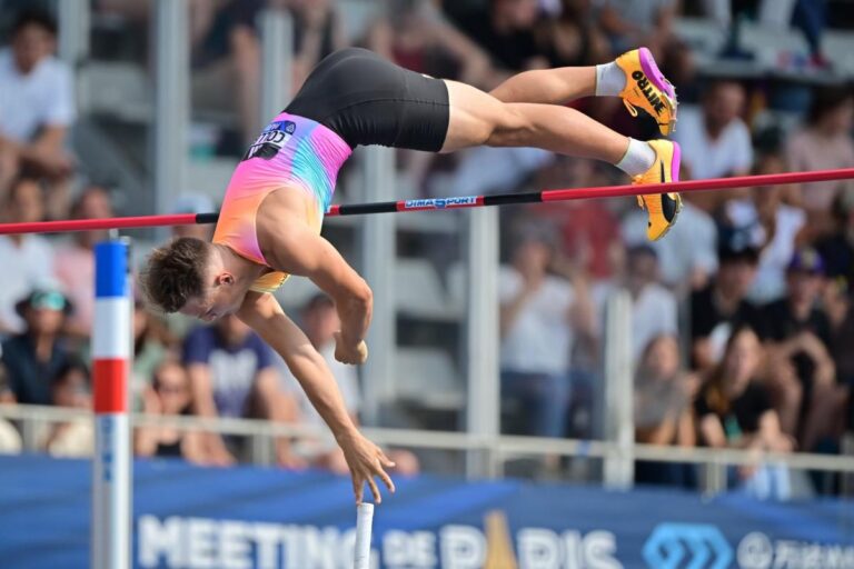 Thibaut Collet remporte le saut à la perche avec une performance de 5,88 m à domicile.