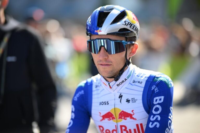 Jai Hindley prolonge son contrat avec Red Bull-Bora-Hansgrohe malgré son départ annoncé.