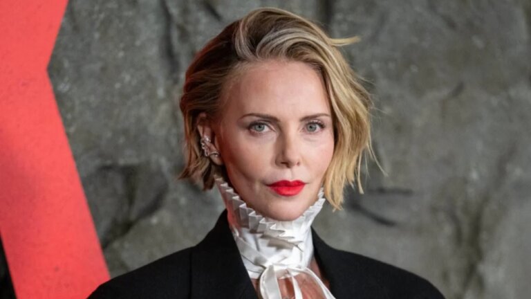 Charlize Theron dans un road-movie post-apocalyptique noté 4,2 sur 5 par les critiques