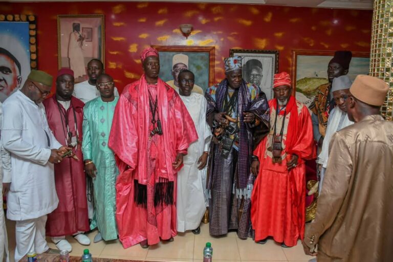 Décès du Jaaraf de Ouakam : hommage du Ndéy Ji Rêw Daour Malick Ndoye.