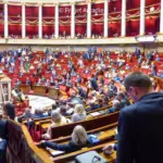Adoption controversée de la présomption de légitime défense en France, conséquences incertaines