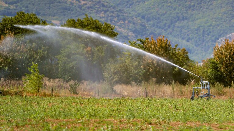 Risque de guerre de l’eau en cas d’adoption de la loi d’urgence agricole, selon la fédération des collectivités territoriales.