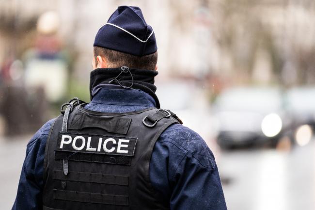 L’Assemblée nationale adopte la présomption d’usage légitime de l’arme pour les forces de l’ordre.