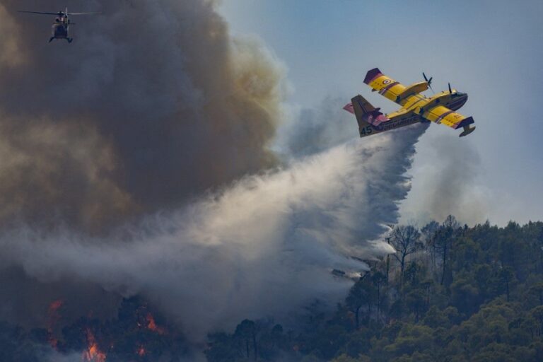 Incendies : un pilote de Canadair souligne l’utilité des fonds pour dépolluer la Seine