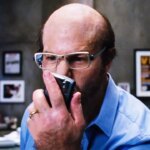 Une superstar du cinéma se transforme pour un film d&rsquo;action culte, méconnaissable.