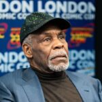 Dany Glover évoque sa lutte contre la maladie d&rsquo;Alzheimer et ses effets sur sa vie.