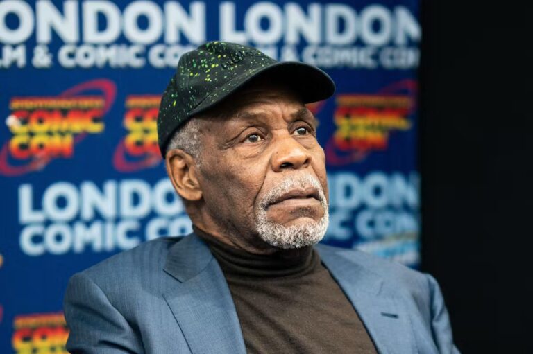 Dany Glover évoque sa lutte contre la maladie d’Alzheimer et ses effets sur sa vie.