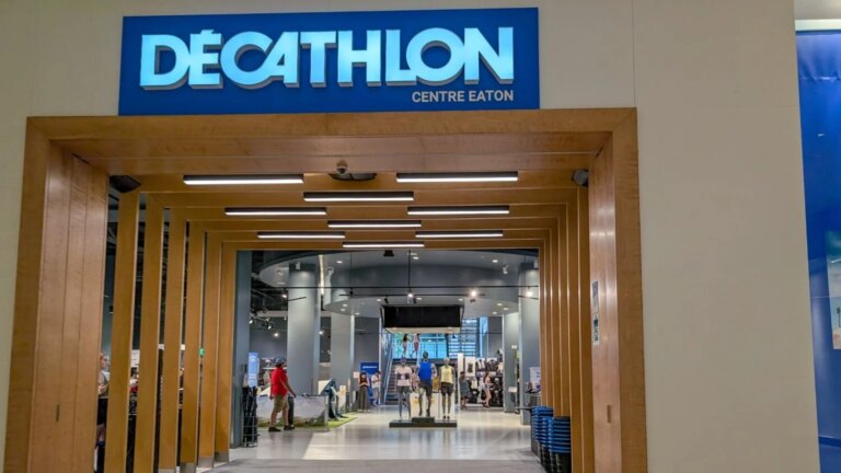 Decathlon lance des sneakers en toile ultra légères alliant confort et style.