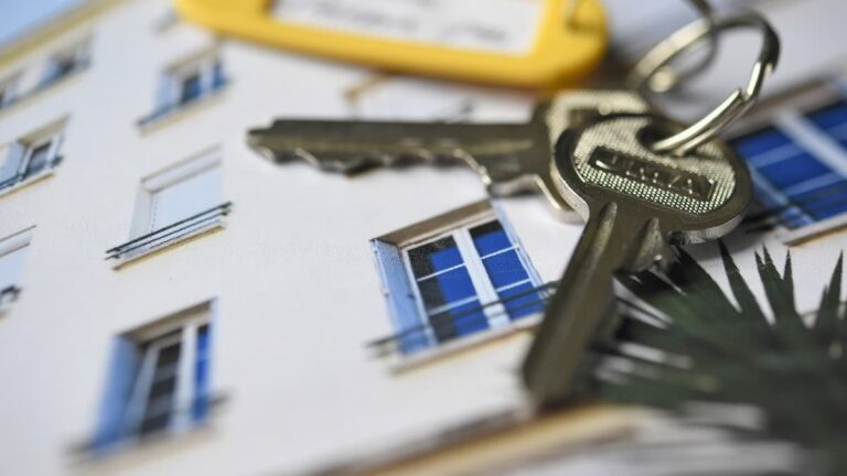 Pourquoi les taux de crédit immobilier en France restent inférieurs à 3,80 % malgré un emprunt record ?