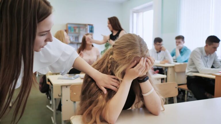 Circulaire sur la souffrance psychique des élèves : l’urgence de l’évaluation dans l’éducation.