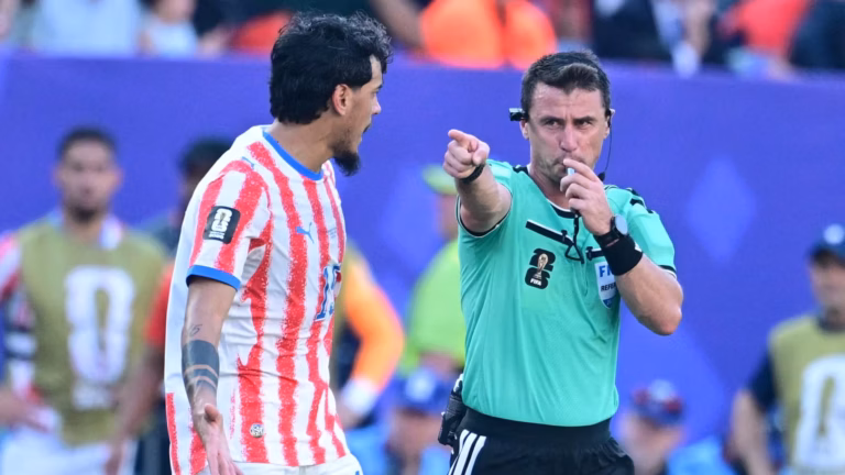Coupe du Monde 2026 : Réactions internationales au match Paraguay et décisions arbitrales