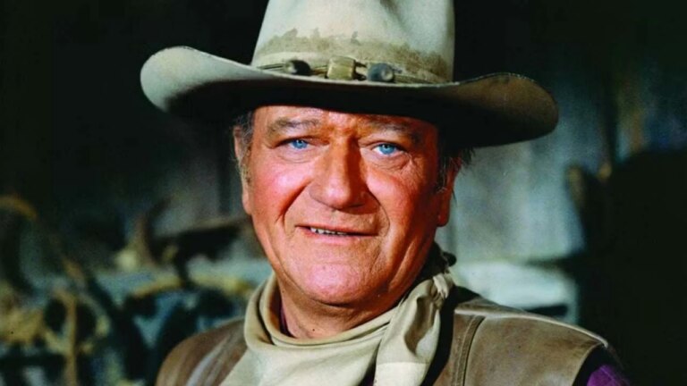 John Wayne désigne son choix pour le meilleur film de tous les temps dans une interview.