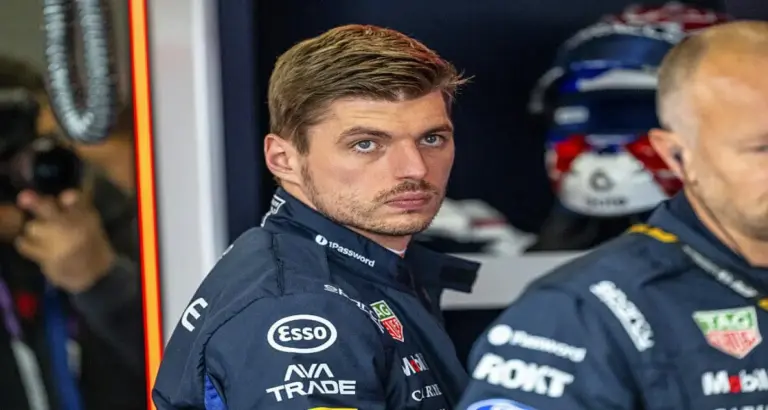 Max Verstappen envisage un transfert chez McLaren, des implications pour Red Bull.