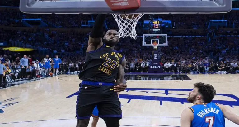 LeBron James rejoint les Philadelphia 76ers, renforçant l’équipe pour la saison à venir.