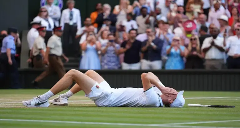 Jannik Sinner remporte Wimbledon, consolidant sa position dans le tennis mondial.