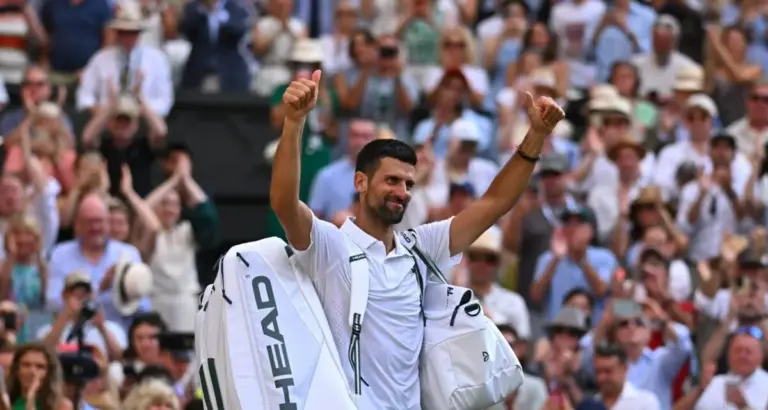Novak Djokovic exprime son agacement face à la pression du 25e Grand Chelem à Wimbledon